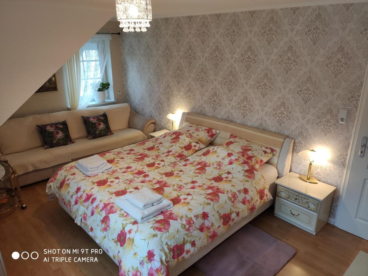 Blumen Apartment Hamburg-Harburg Buitenkant foto